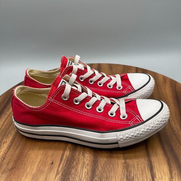 Converse All Star Chuck Low Taylor Shoes Womens Size 7 Red Skate Comfort Walking - Picture 1 of 8
